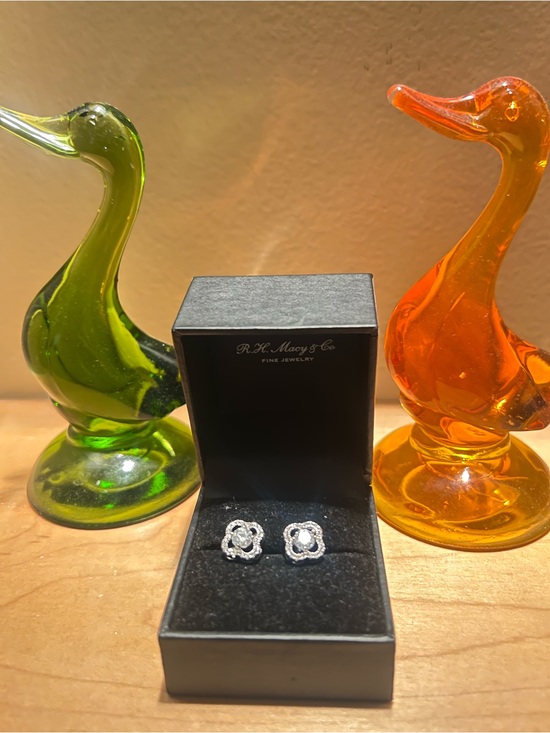 Jewelry - Women's Silver clover floral halo Moissanite 2.25 carat Stud Earrings - White
